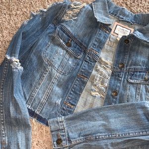 SUPER CUTE DENIM JACKET!!